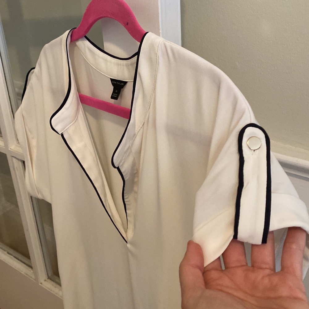 EUC Ann Taylor blouse - barely worn short sleeved